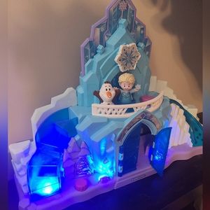 Little people frozen ice palace
